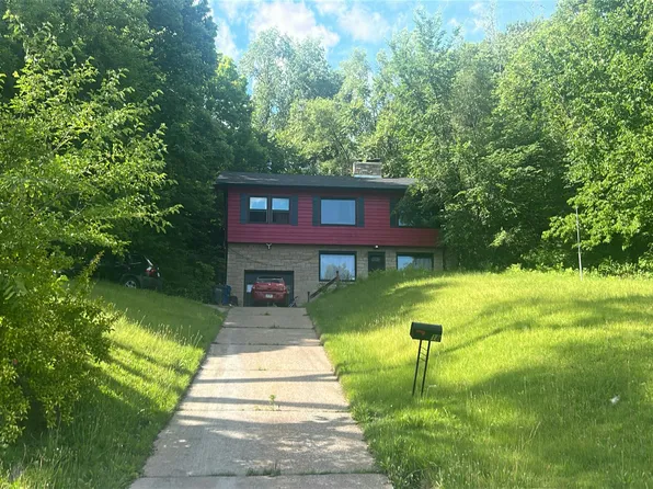 1518 W 10th St, Davenport, IA 52804