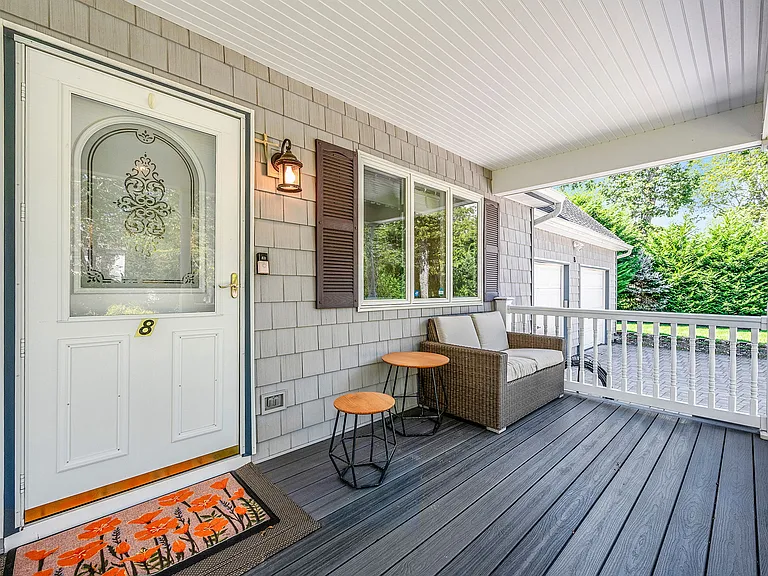 8 Paynes Ln — Photo 3