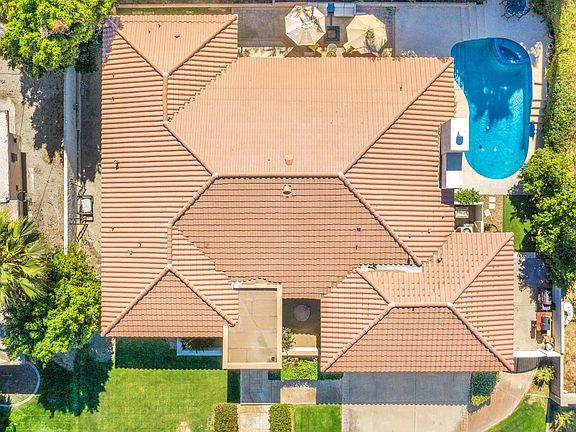 3rd image of 79865 Camelback Dr