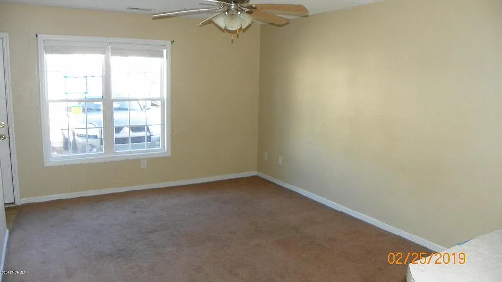 2 bed, 2.5 bath, 896 sqft, $1,225 — Photo 4