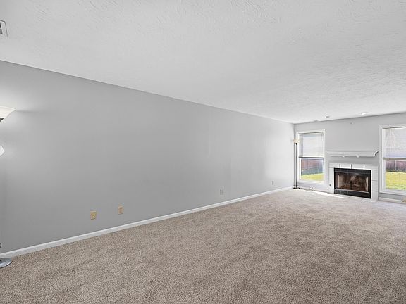 3rd image of 2204 Kenwood Dr
