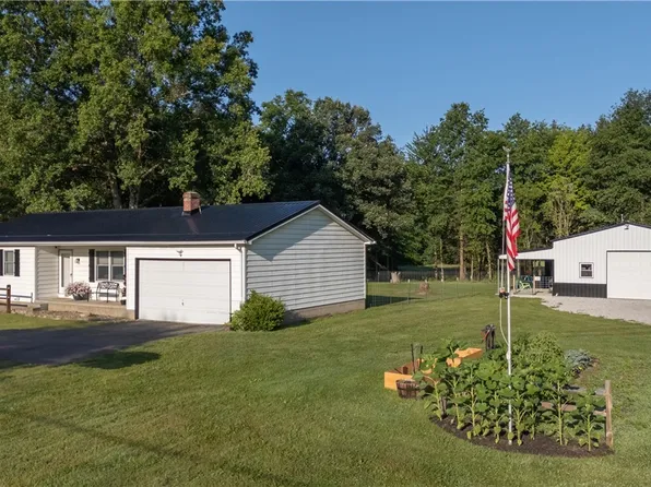 2569 McClintocksburg Rd, Deerfield, OH 44411