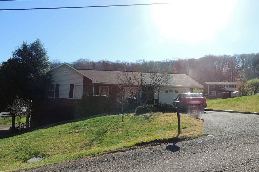 1st image of 3905 Alderwood Dr