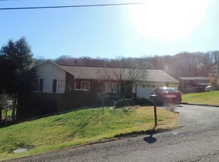 3905 Alderwood Dr, Kingsport, TN 37664