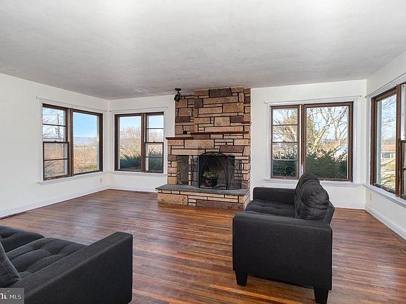 4th image of 28 Mount Rock Rd