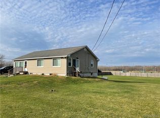 8957 Ridge Rd, Gasport, NY 14067