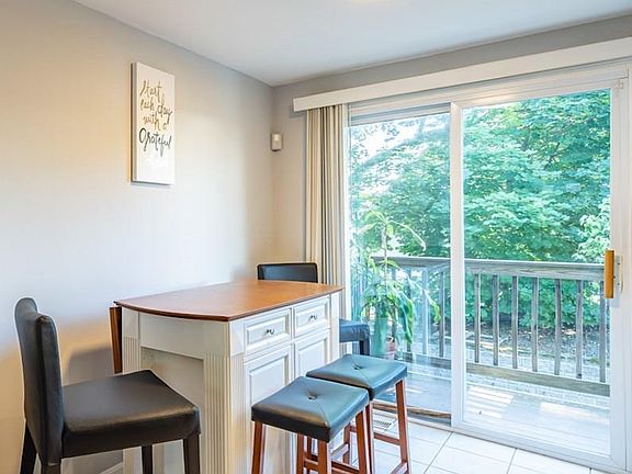 5th image of 419 Chelmsford St #3