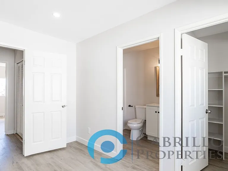 4776 Bancroft St — Photo 18