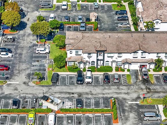 4th image of 2351 SE 23rd Dr #2351