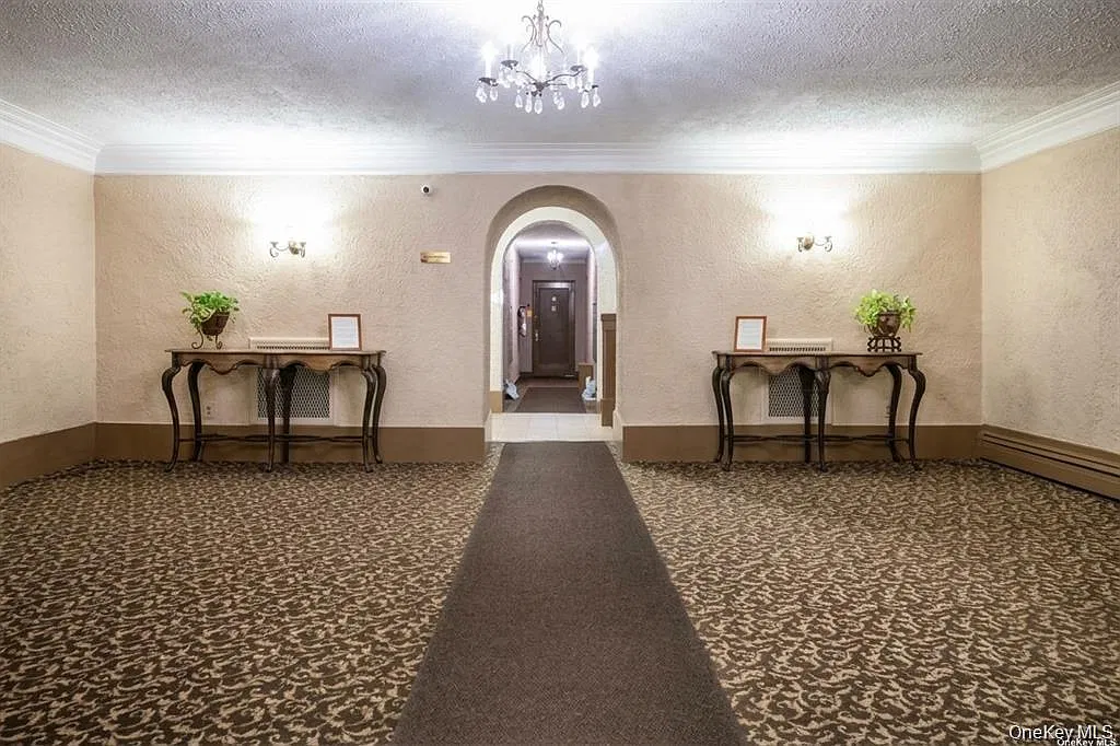 1 bed, 1.0 bath, 720 sqft, $2,100 — Photo 2