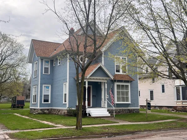 110 N Main St, Leslie, MI 49251