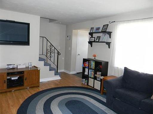 5th image of 164 E Bacon St APT D