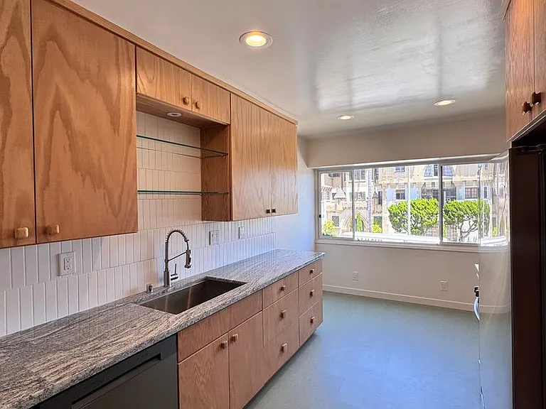 4531 E Shaw St — Photo 6