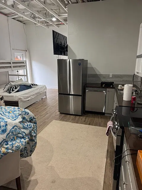 Studio, $3,300 — Photo 2
