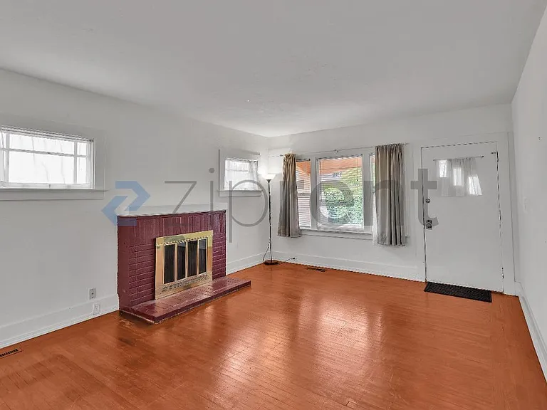 2145 Grant St — Photo 7