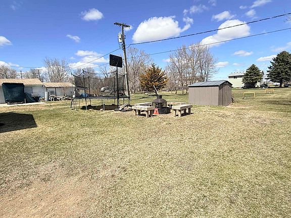 5th image of 302 Oakley Dr