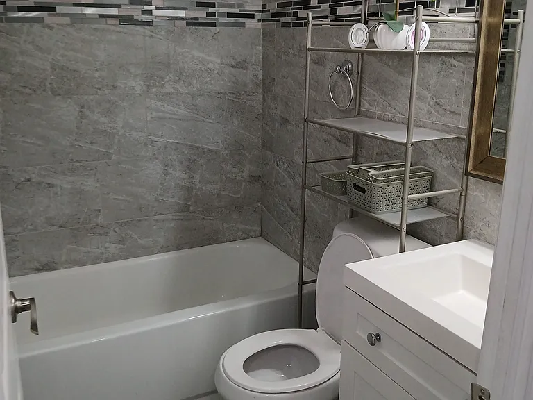 1614 R St SE #4 — Photo 7