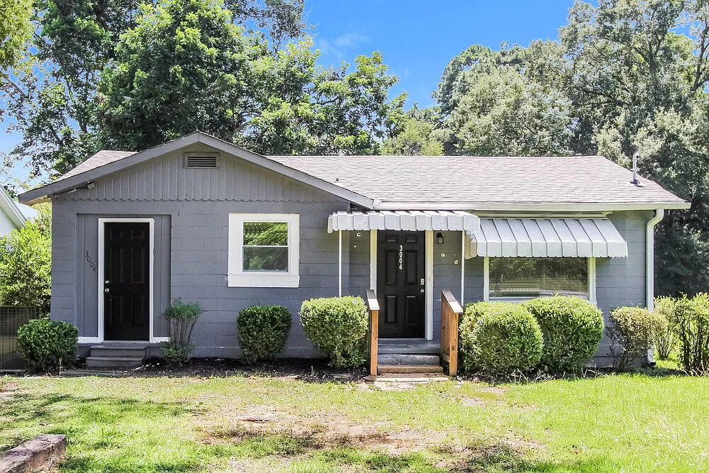 2 bed, 1.0 bath, 776 sqft, $940 — Photo 1