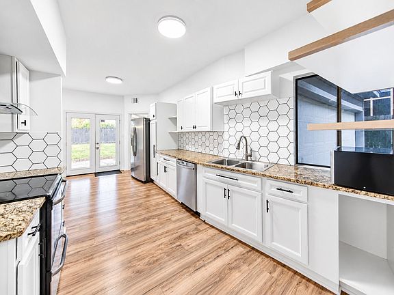 5th image of 530 Enchanted Ln