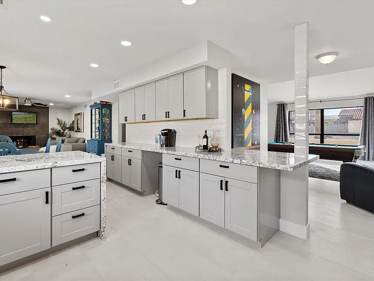 1745 N La Rosa Dr — Photo 4