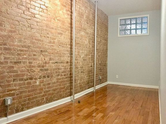 3rd image of 506 11th St APT 2R