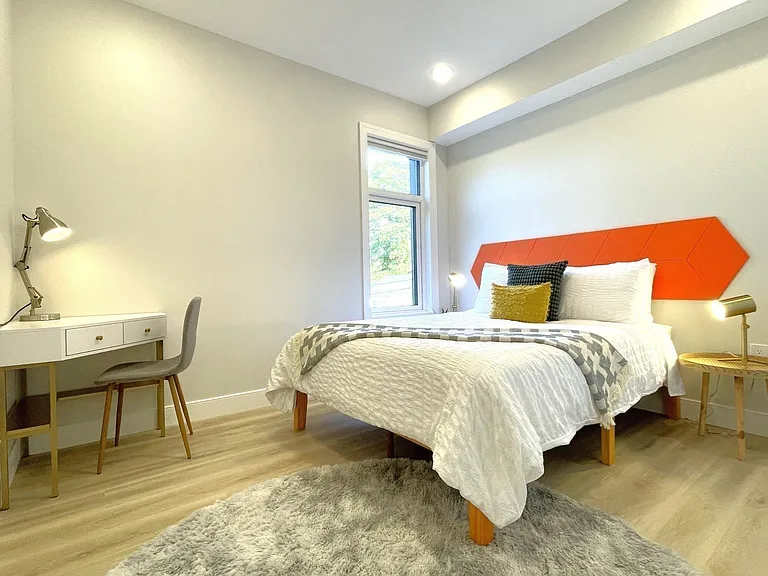 53 1/2 Harvard St #2 — Photo 11