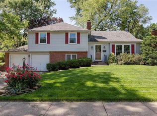 7715 W 98th St, Overland Park, KS 66212