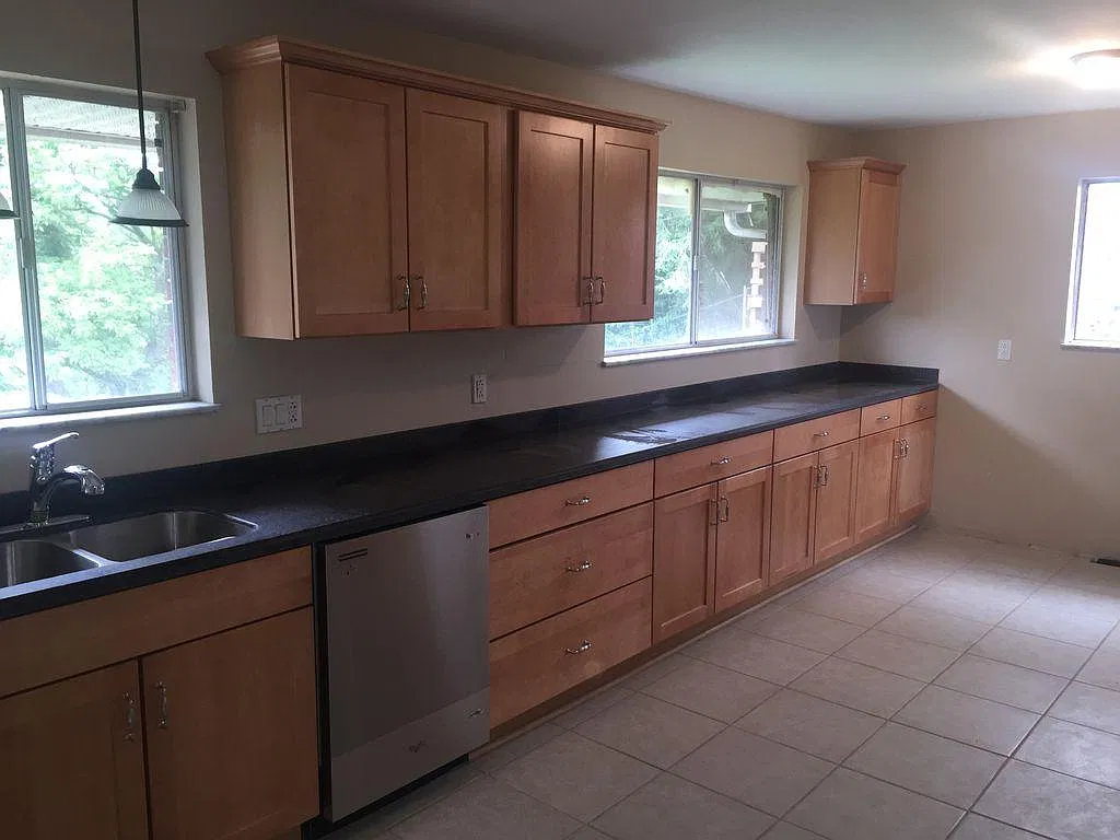 4 bed, 2150 sqft, $1,700 — Photo 2