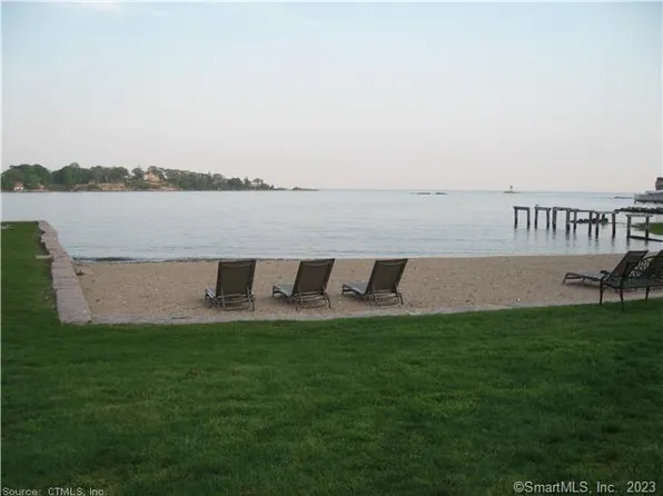 21 Harbour Village #E, Branford, CT 06405