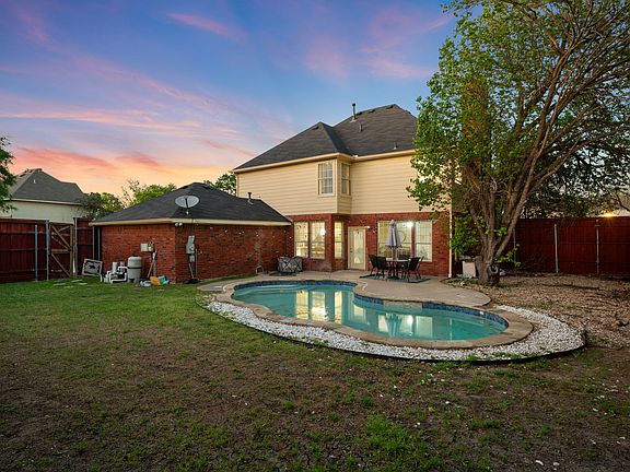 3rd image of 141 Morningside Dr