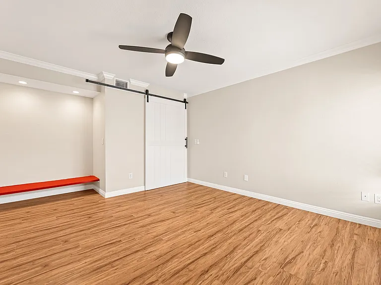 8600 Tuscany Ave #424 — Photo 27