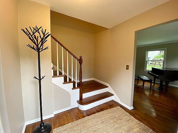 4th image of 26223 N Lakeland Dr