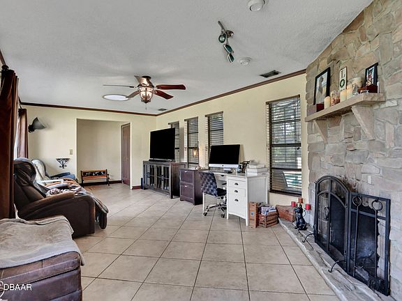 5th image of 729 Merrimac Dr