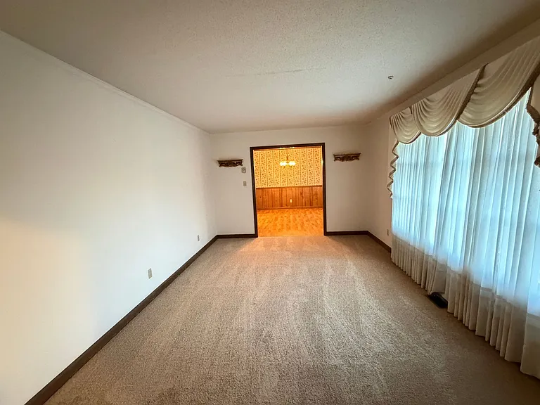 6811 Oakdale Rd — Photo 5