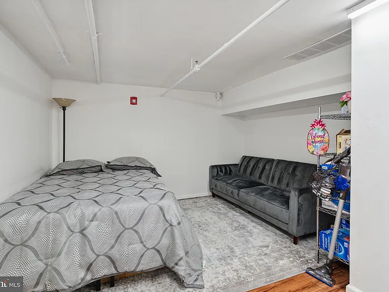 501 Vine St #2 — Photo 34
