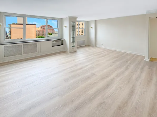 77 Seventh Avenue image 1 of 10