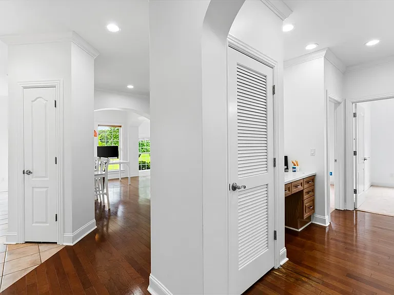 901 Renaissance Ct — Photo 23
