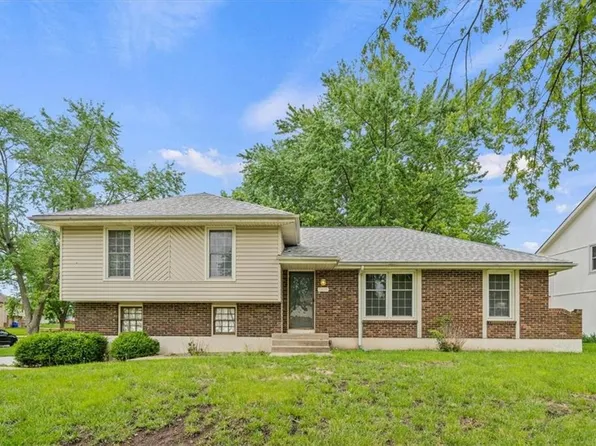 7205 E 132nd St, Grandview, MO 64030