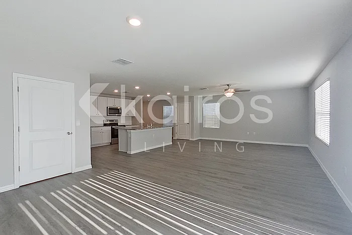 8614 SW 43rd Ter — Photo 3