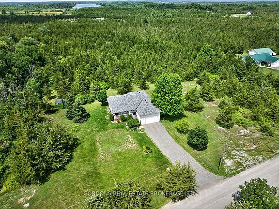 3rd image of 467 Denridge Rd