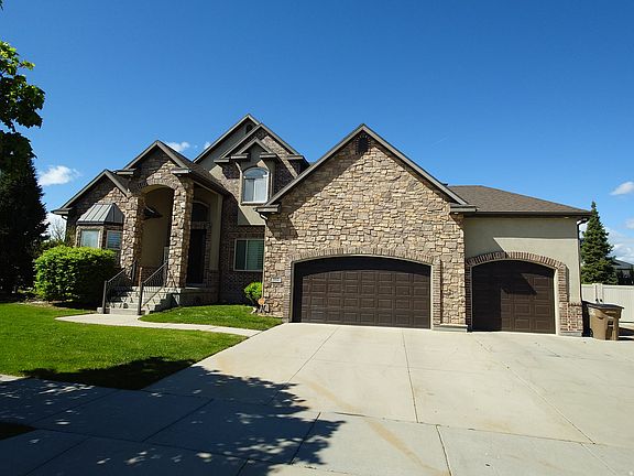3rd image of 552 Sunset Crest Way