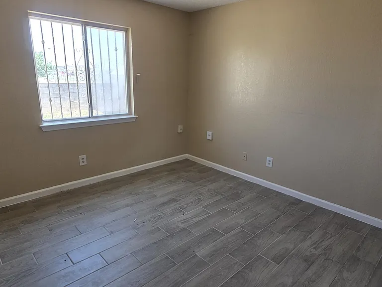 11559 Tony Ponce Dr — Photo 7