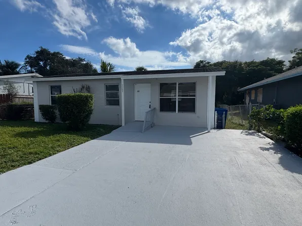 1157 W 33rd St, Riviera Beach, FL 33404