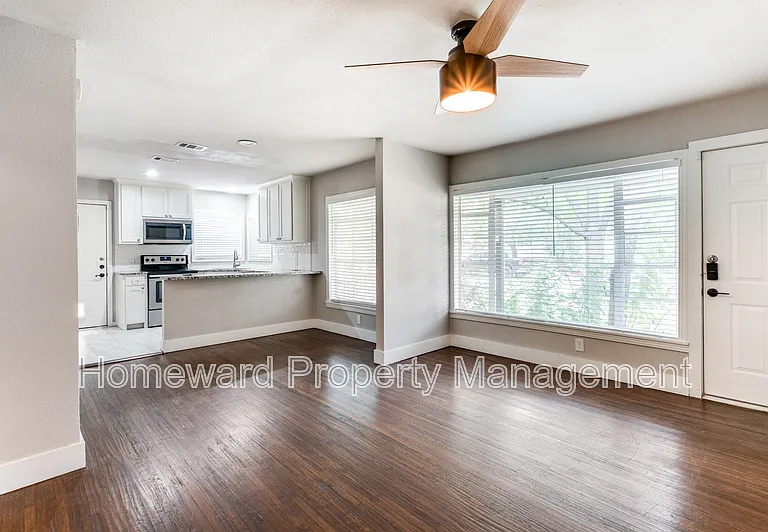 4229 Valentine St — Photo 3