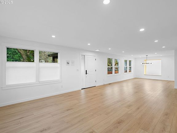 3rd image of 2311 SW 6th Ave #19