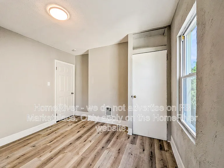 542 Broadway Ext — Photo 12