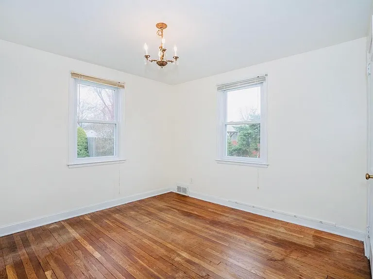 92 Ashland Ave — Photo 5