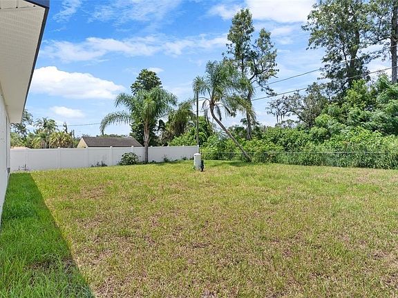 3rd image of 328 Eucalyptus Rd