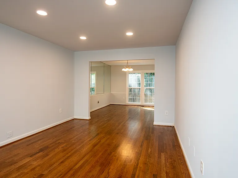 3202 Adams Ct — Photo 8