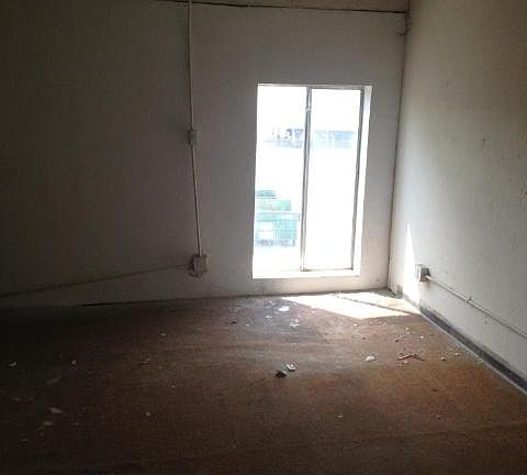 5th image of 38 Harter Ave